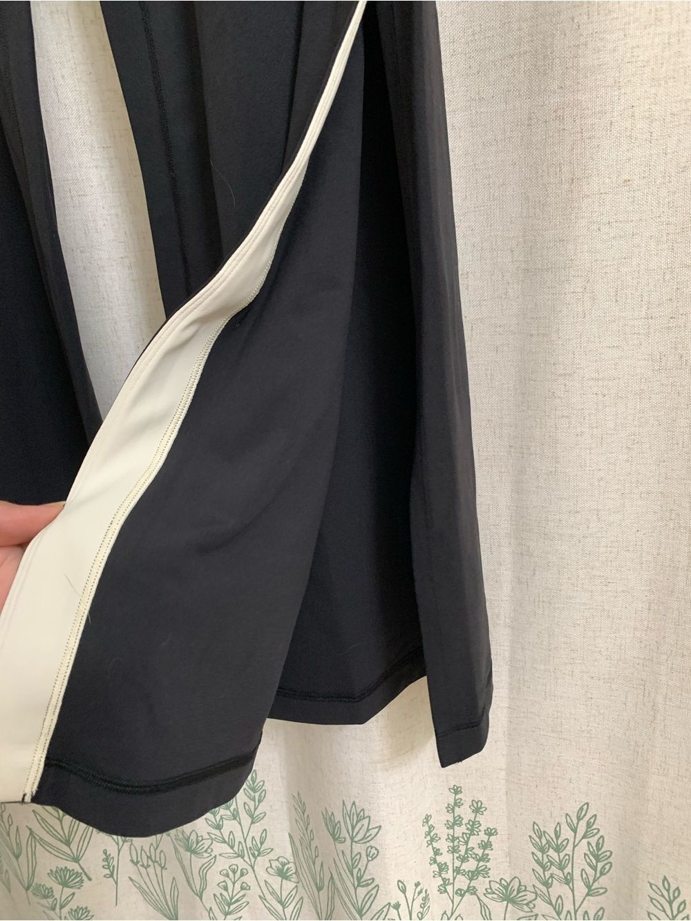 lululemon Align Side-Slit SHR Black Wide-Leg Yoga Pant Ivory Waistband 6 - Picture 7 of 11